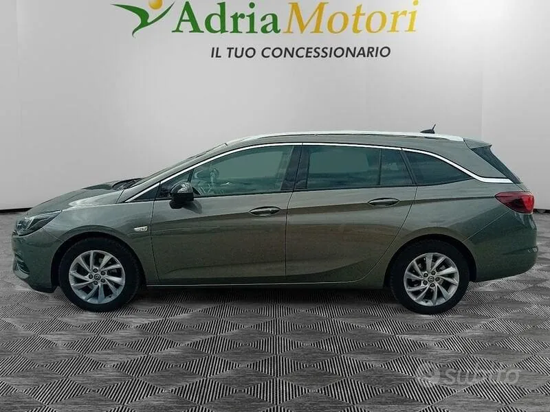 Opel Astra 2021 photo 2