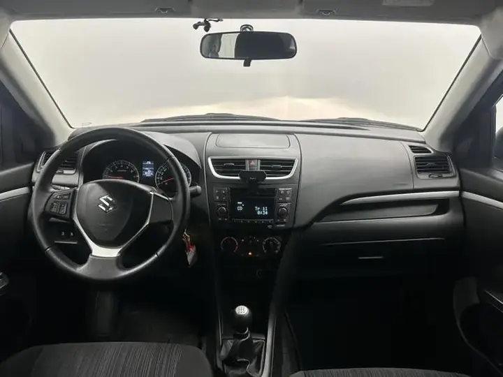 Suzuki Swift 2015 photo 2