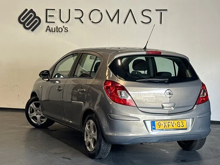 Opel Corsa 2012 photo 3