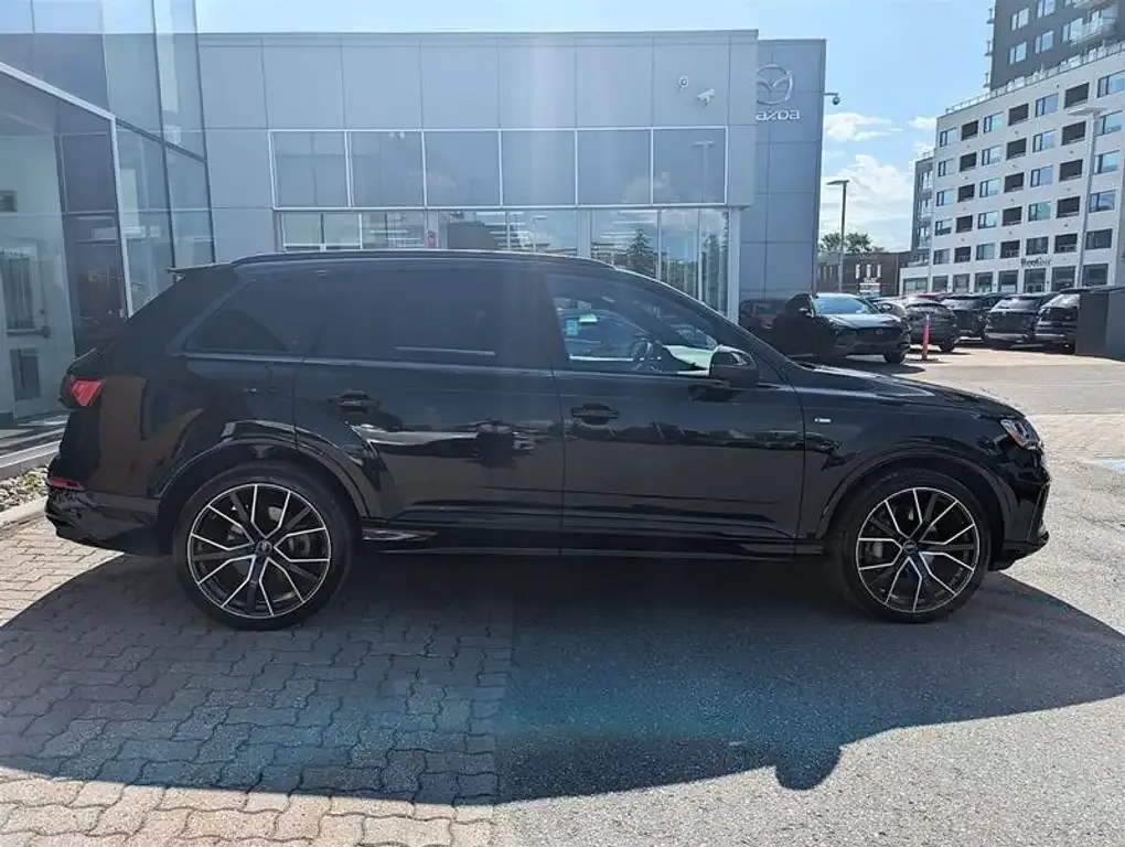 Audi Q7 2022 photo 2