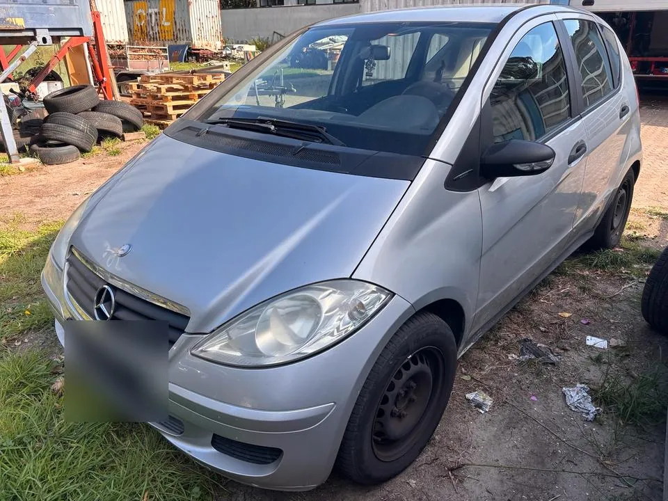 Mercedes-Benz A180
