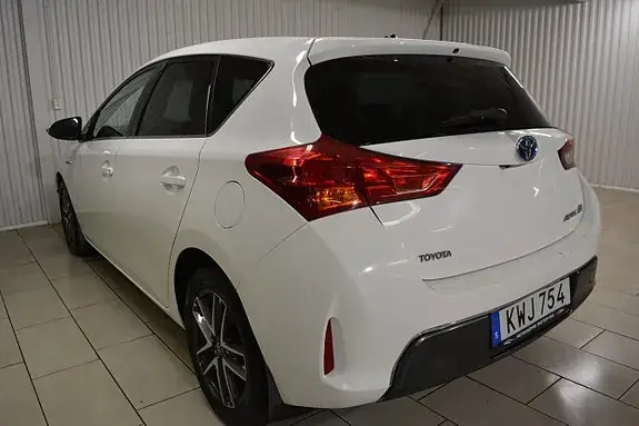 Toyota Auris 2015 photo 4