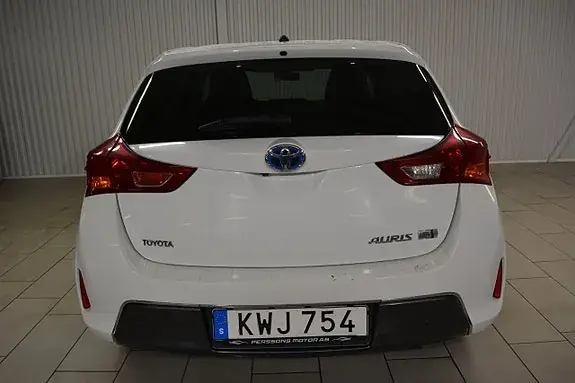 Toyota Auris 2015 photo 5