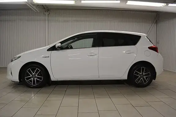 Toyota Auris 2015 photo 3