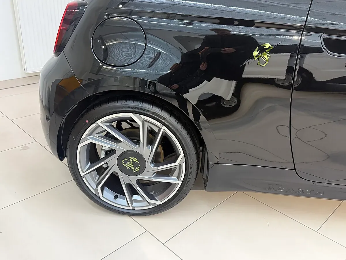 Fiat 500E photo 2
