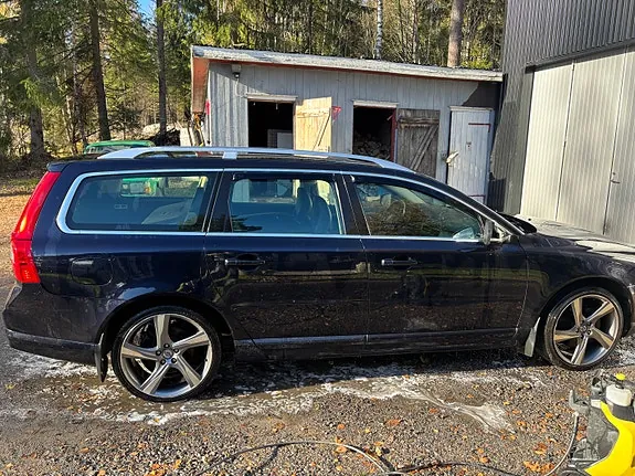 Volvo V70 2008 photo 2