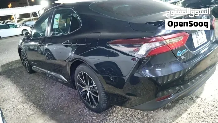Toyota Camry 2023 photo 2