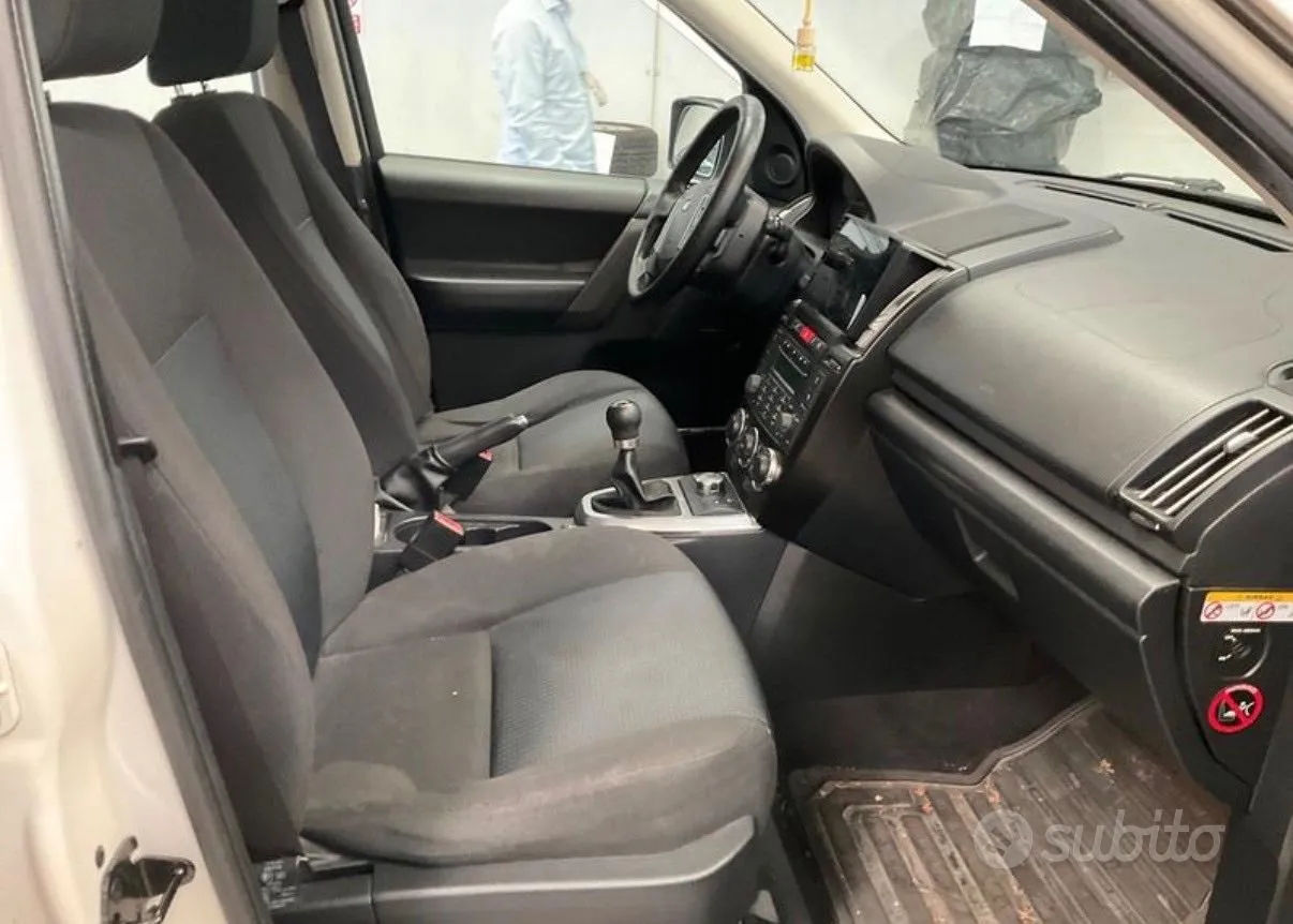 Land Rover Freelander 2 2010 photo 3