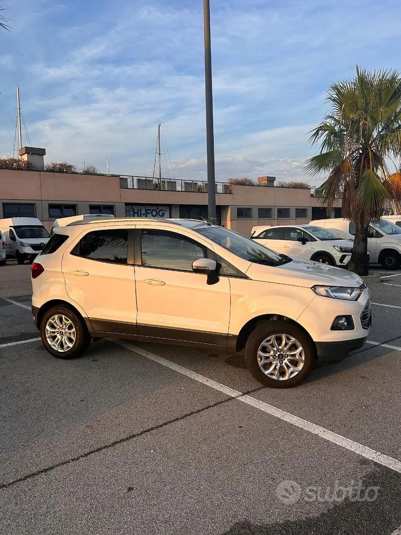 Ford Ecosport 2015 photo 4
