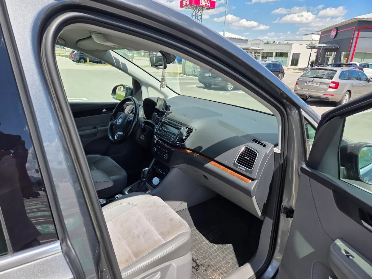 Volkswagen Sharan 2010 photo 3