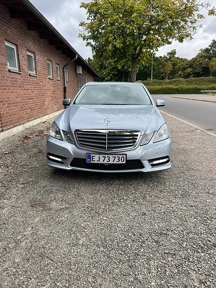 Mercedes-Benz E220 2012 photo 2