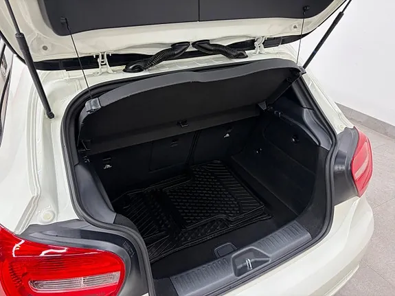 Mercedes-Benz A180 2014 photo 4