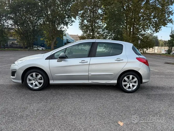 Peugeot 308 2011 photo 4