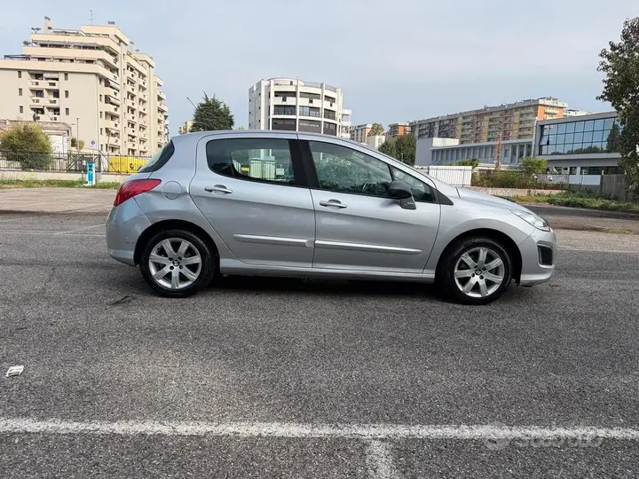 Peugeot 308 2011 photo 5