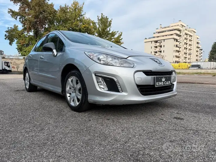 Peugeot 308 2011 photo 2