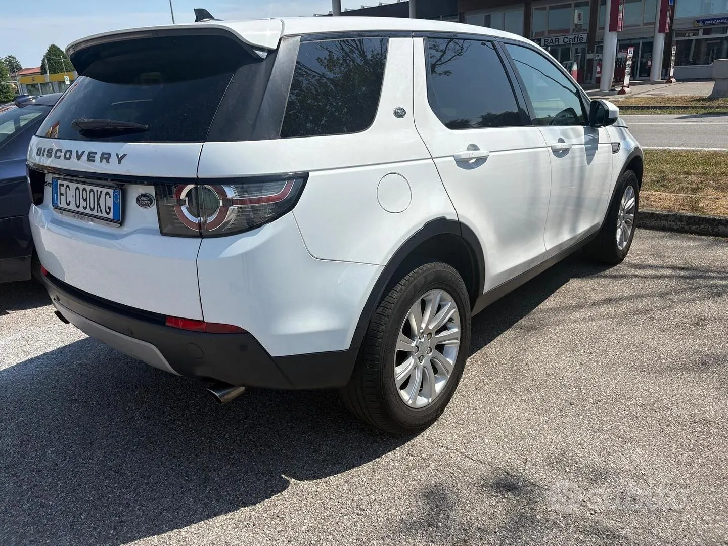 Land Rover Discovery Sport 2016 photo 4