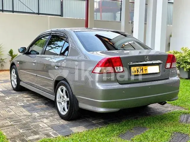 Honda Civic 2003 photo 2