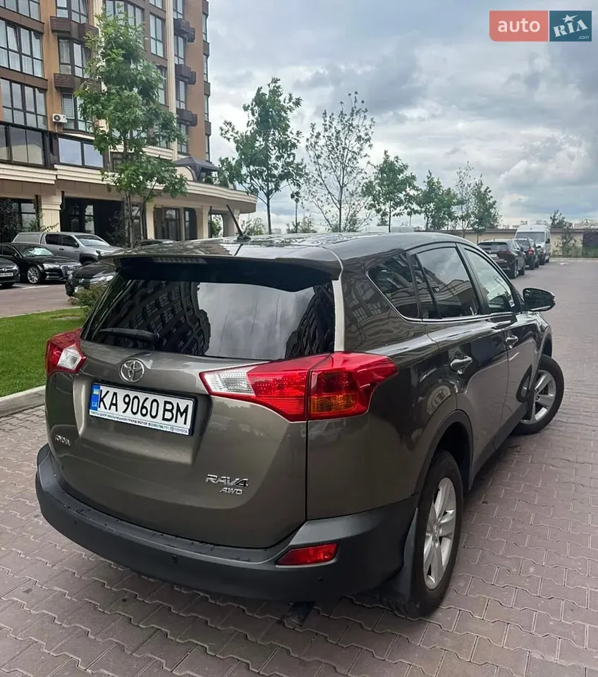 Toyota Rav4 2013 photo 4