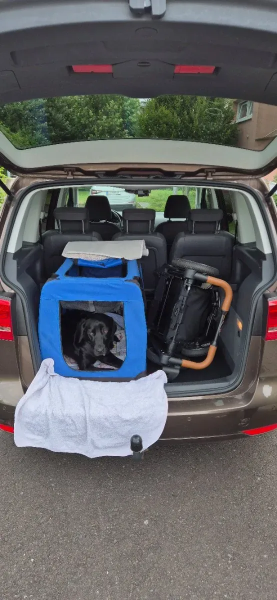 Volkswagen Touran 2012 photo 2