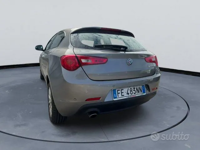 Alfa Romeo Giulietta 2016 photo 2