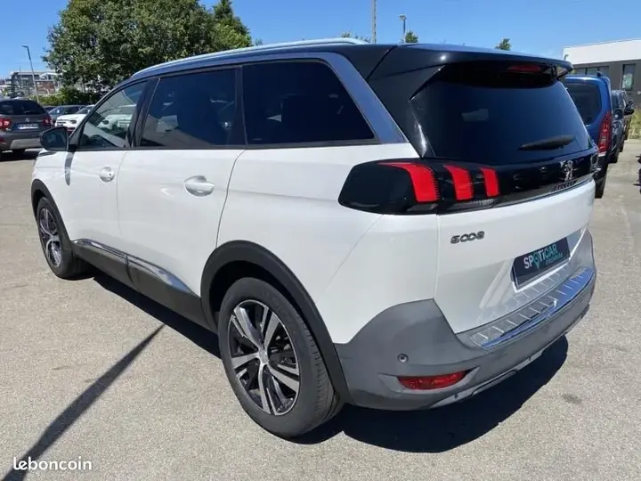 Peugeot 5008 2019 photo 5