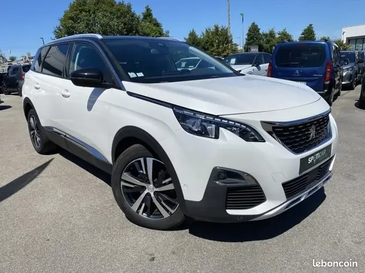 Peugeot 5008 2019 photo 2