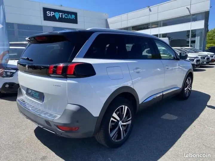 Peugeot 5008 2019 photo 4