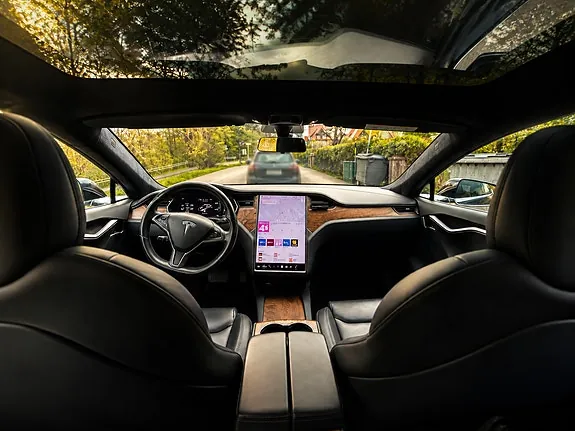 Tesla Model S 2020 photo 2
