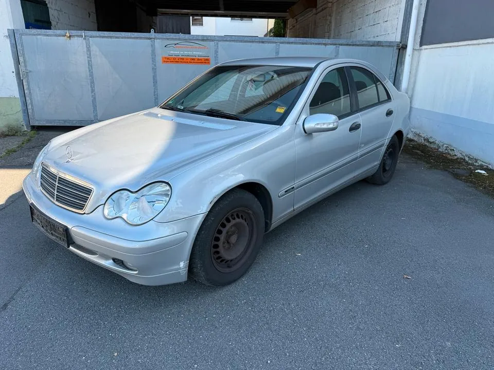 Mercedes-Benz C180