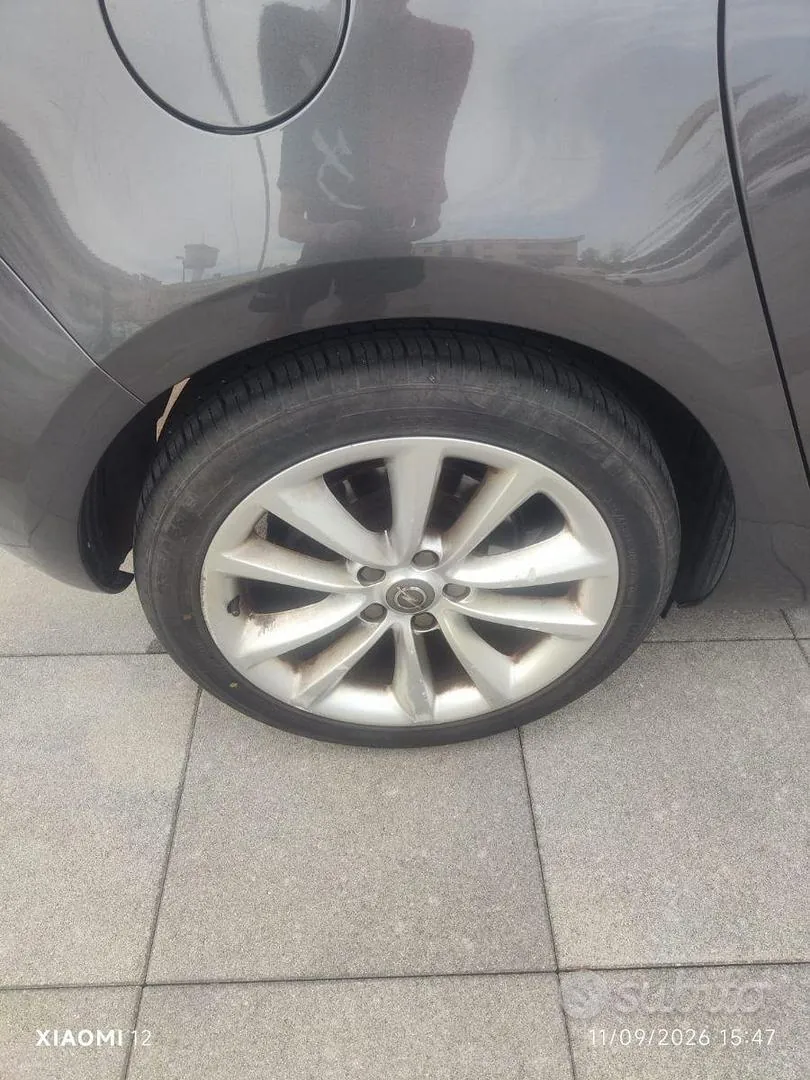 Opel Astra 2011 photo 4