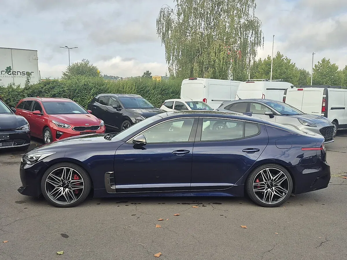 Kia Stinger 2023 photo 2