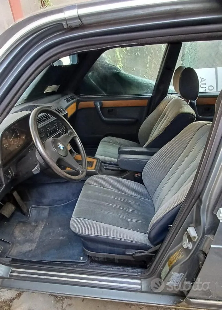 BMW 7 Series 1983 photo 3