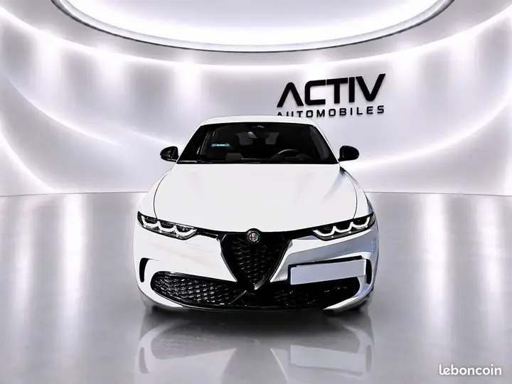 Alfa Romeo Tonale 2025 photo 2