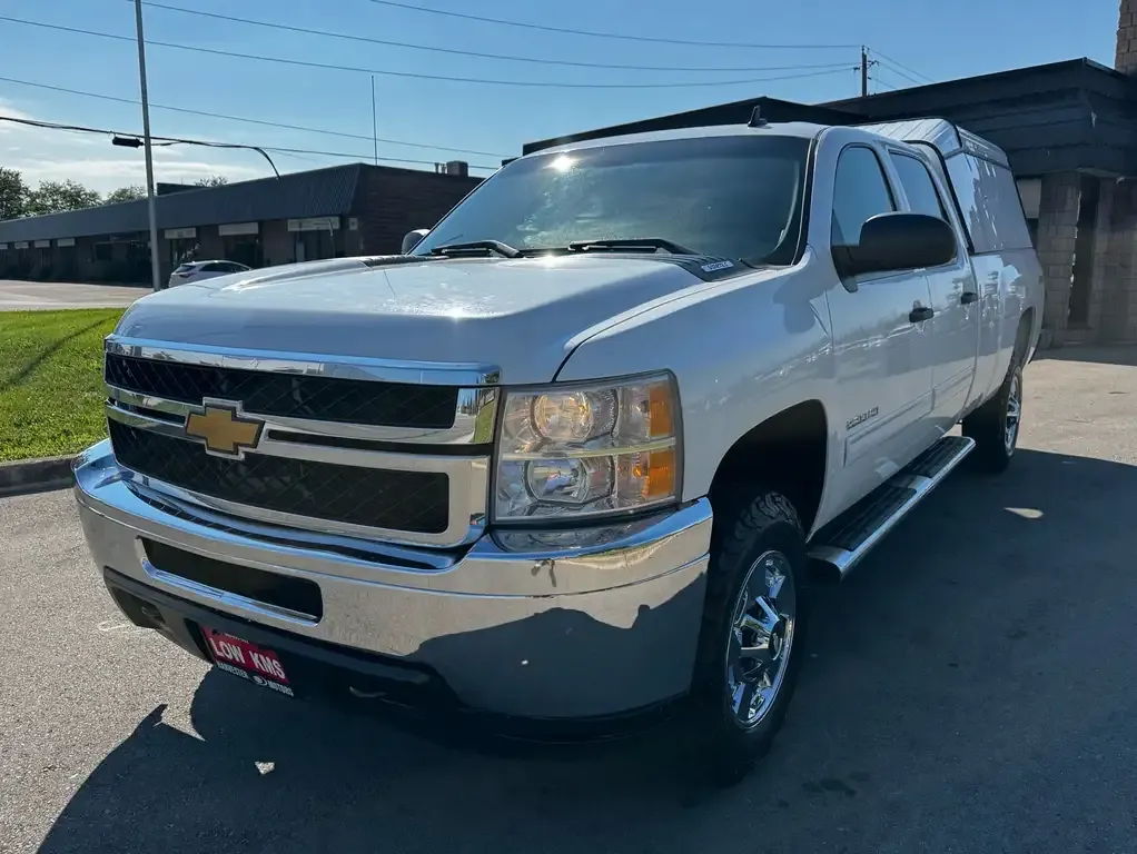 Chevrolet Silverado 2500 2013 photo 2