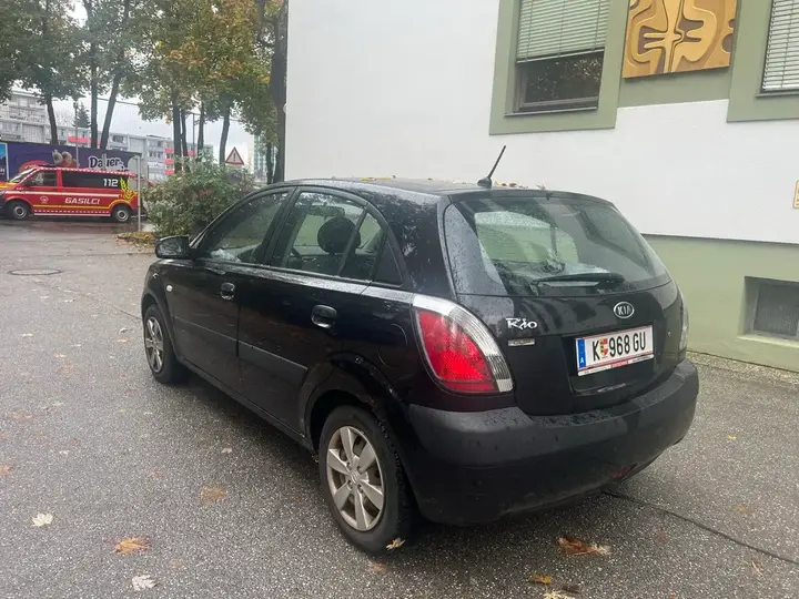 Kia Rio 2008 photo 2