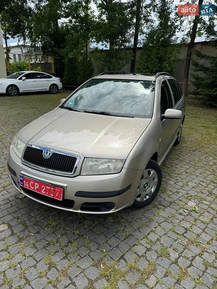 Skoda Fabia 2005 photo 2