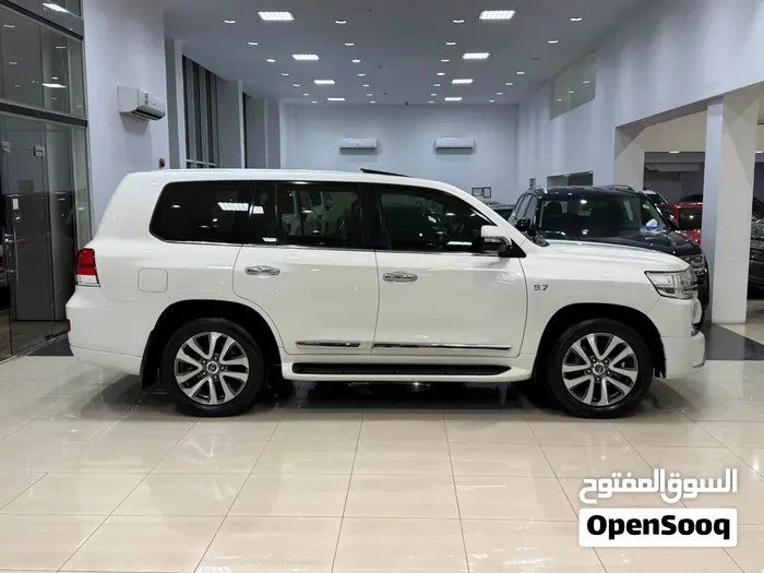 Toyota Land Cruiser 2016 photo 2