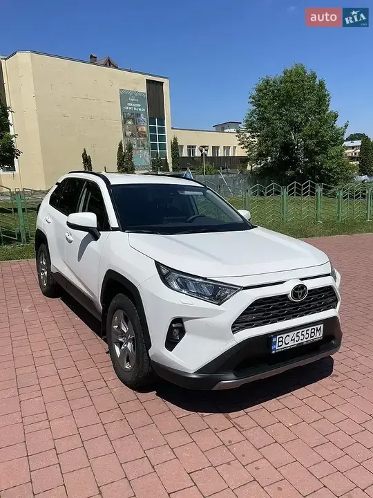 Toyota Rav4 2022 photo 2