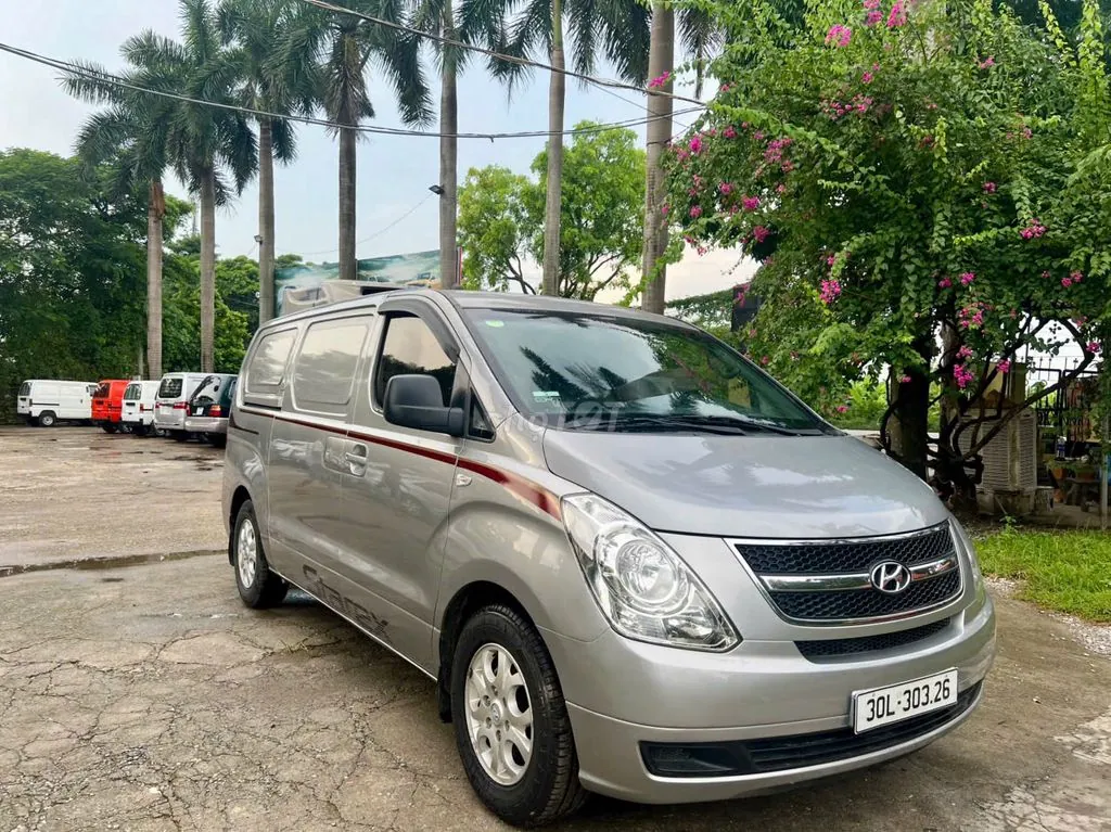 Hyundai Starex 2012 photo 3