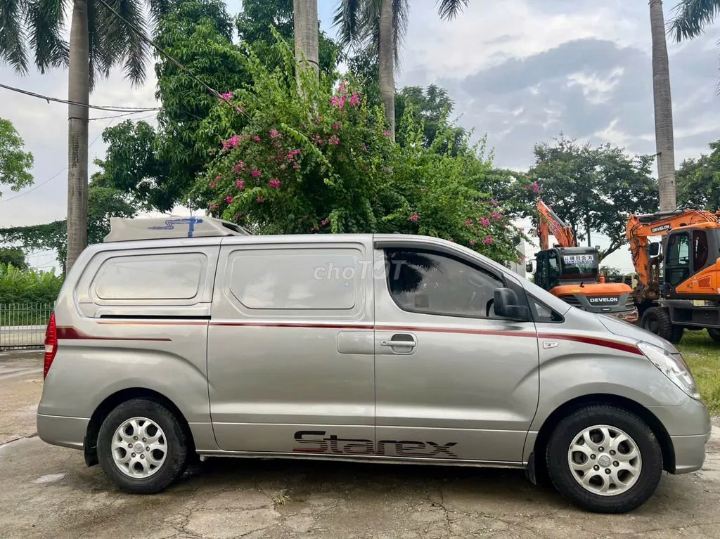 Hyundai Starex 2012 photo 4