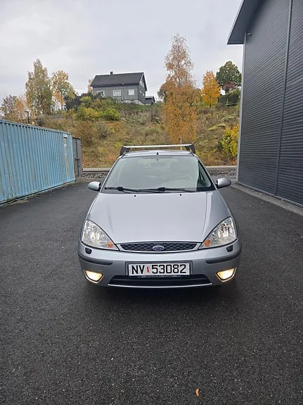 Ford Focus 2004 photo 2
