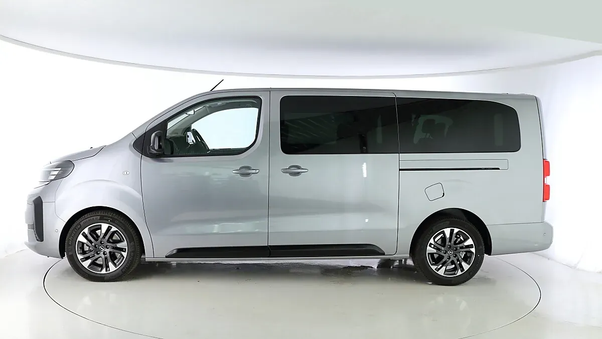Opel Zafira 2026 photo 2