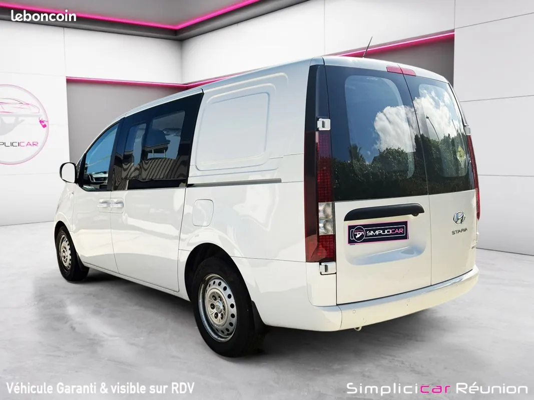 Hyundai Staria 2024 photo 3