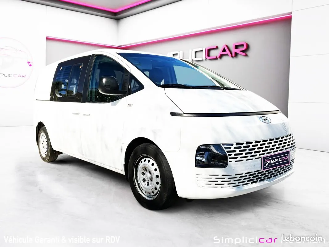 Hyundai Staria