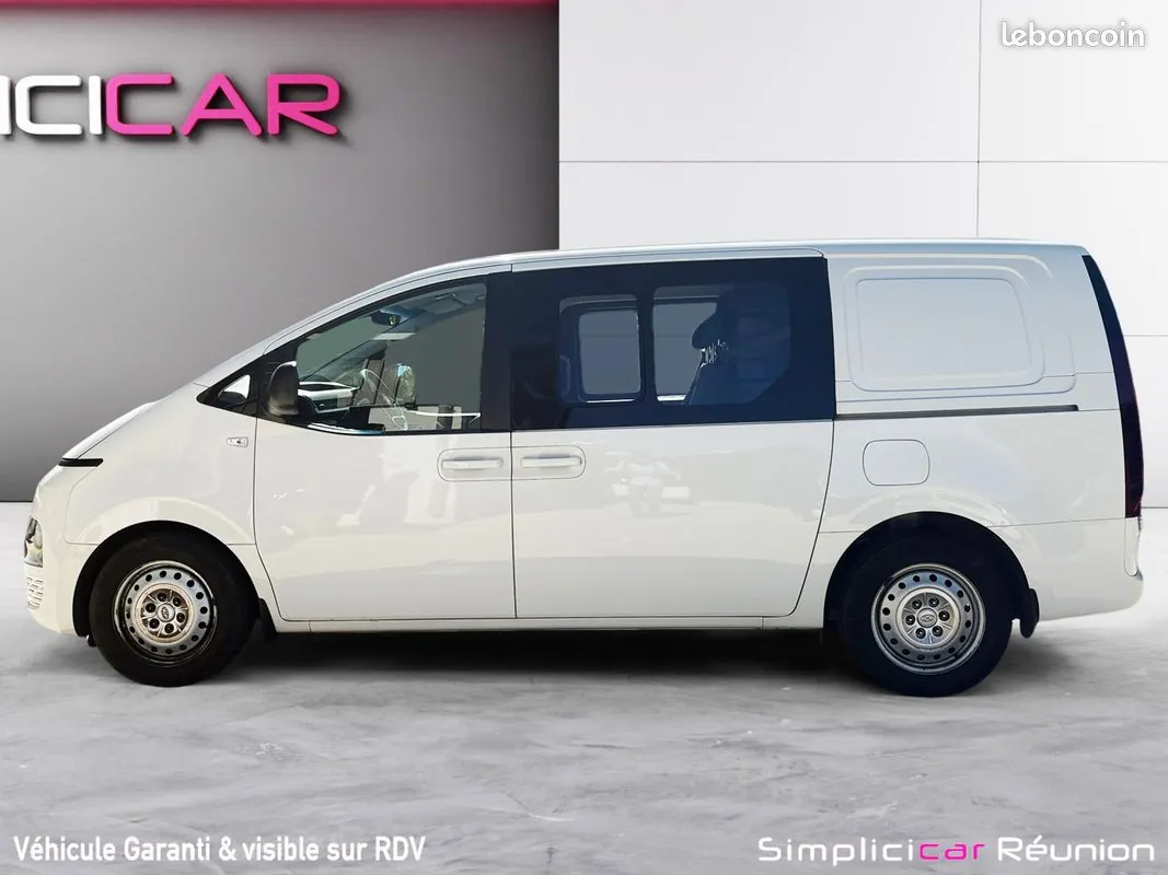 Hyundai Staria 2024 photo 5