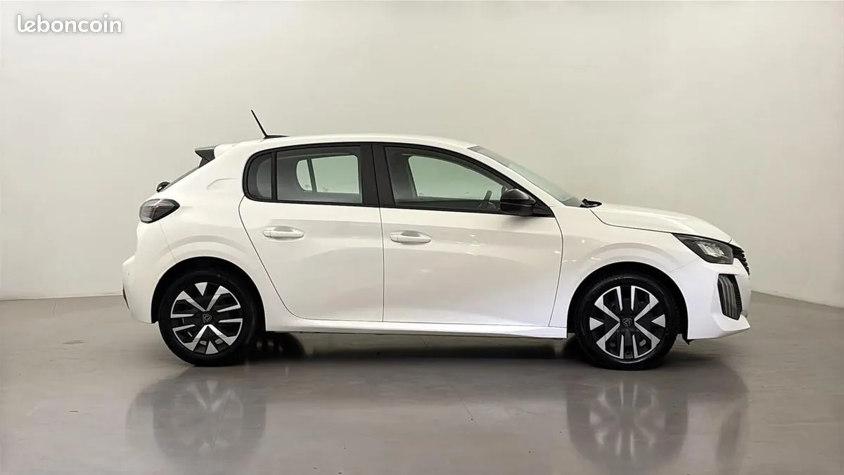 Peugeot 208 2024 photo 4
