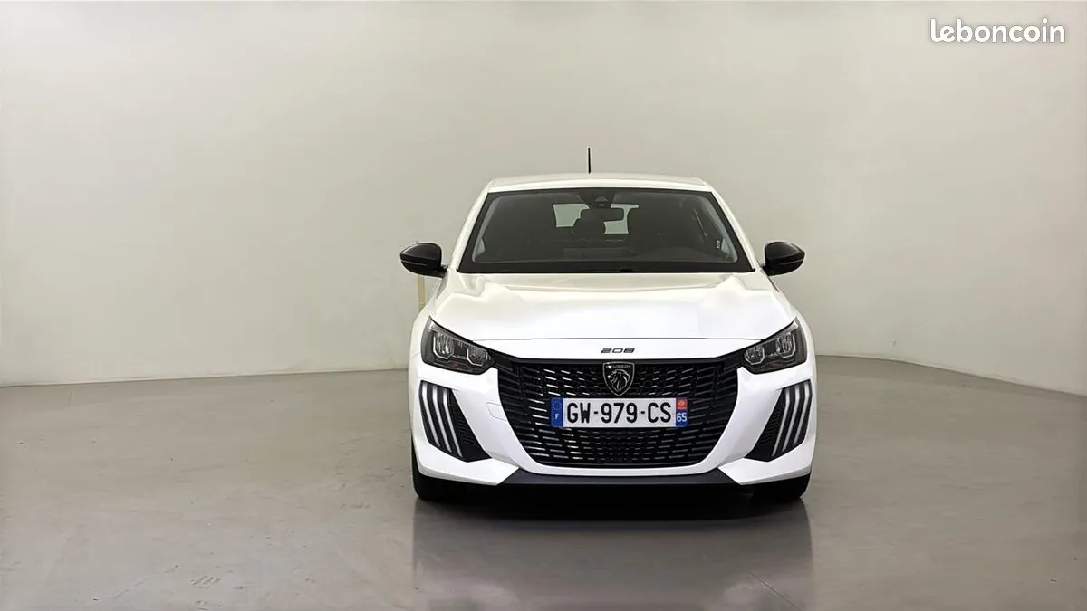 Peugeot 208 2024 photo 2