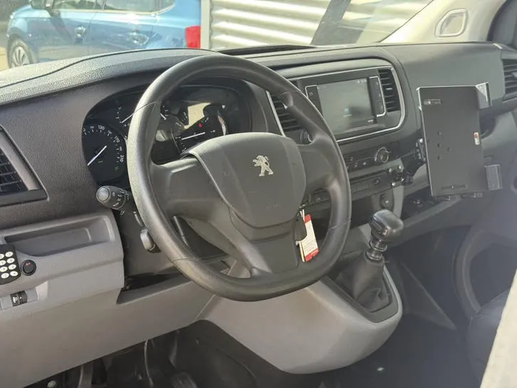 Peugeot Expert 2021 photo 2
