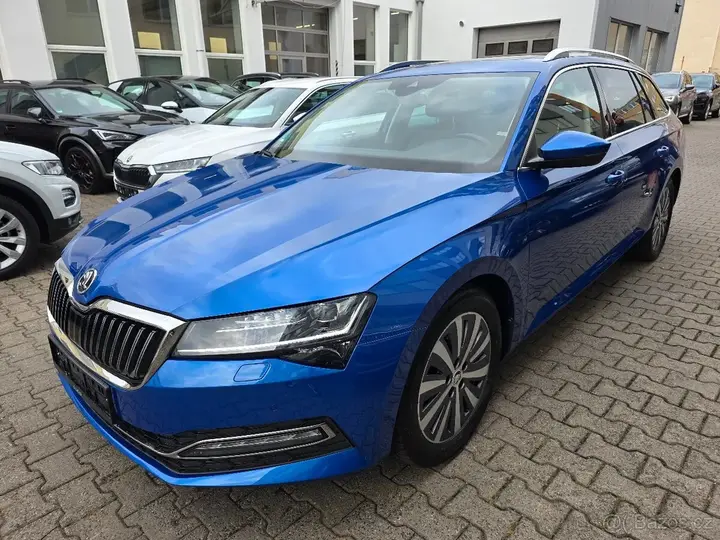 Skoda Superb 2022 photo 2