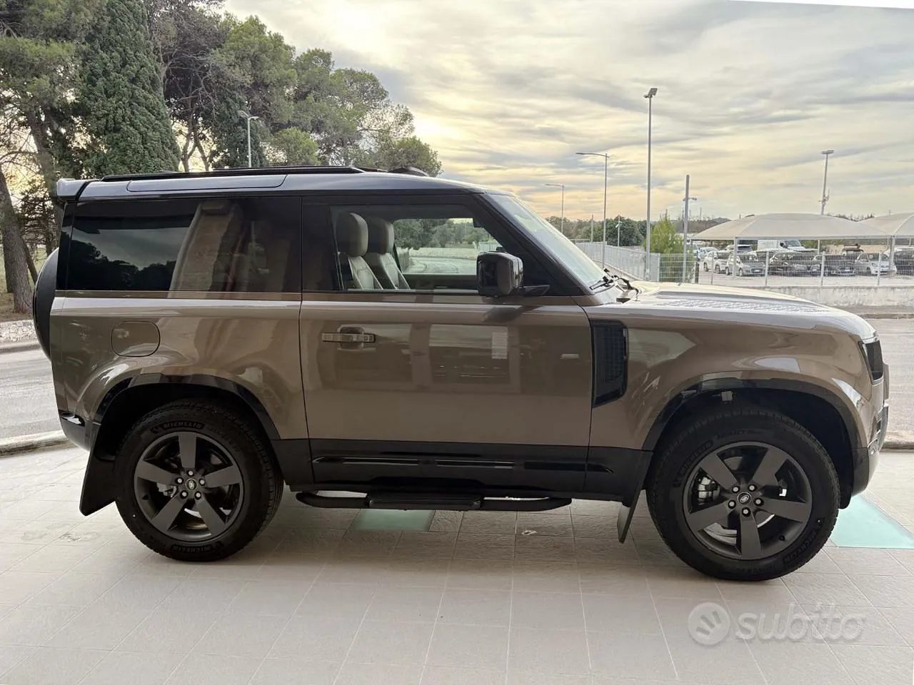 Land Rover Defender 2024 photo 4